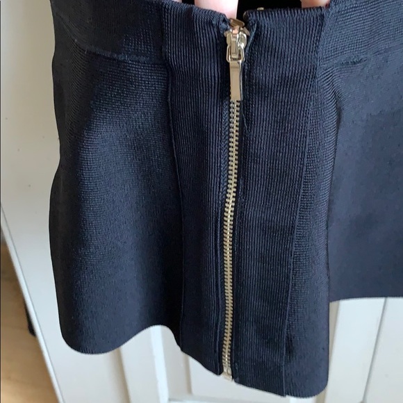 Black peplum backless top - Picture 4 of 5